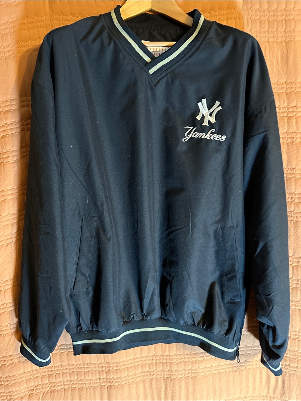 Genuine Merchandise Navy Yankees V-Neck Pullover with White Trim